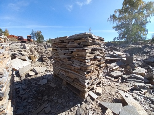 Плитняк златолит серебристый для мощения на бетон купить в Барабинске