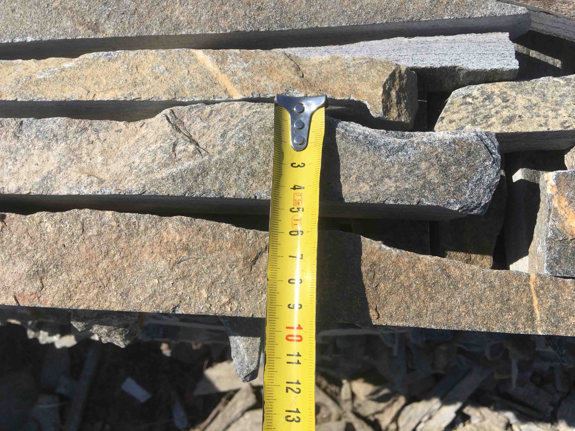 Горбушка златолит мультиколор для облицовки купить в Барабинске