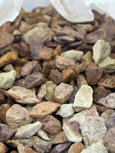 Златолит персиковый декоративная каменная крошка купить в Барабинске