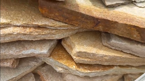 Плитняк златолит жёлтый золотистый для отмостки купить в Барабинске