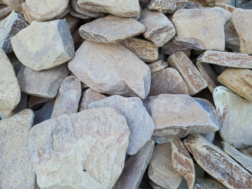 Златолит жёлтый, жёлто-зелёный глыбки и валуны для ланшафтного дизайна купить в Барабинске