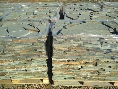 Плитняк златолит зелёный для цоколя, отмостки купить в Барабинске