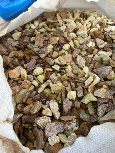 Златолит персиковый декоративная каменная крошка купить в Барабинске