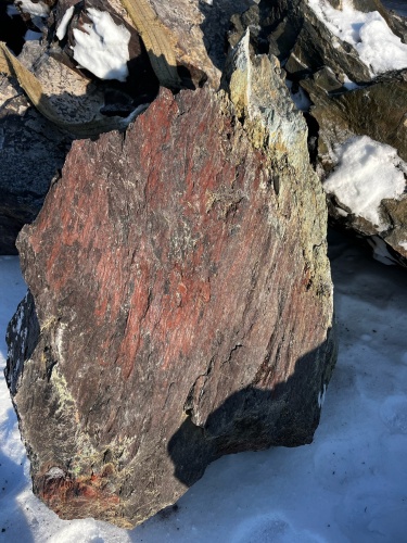 Ландшафтные глыбы красно-фиолетовые 200-1000 килограмм купить в Барабинске