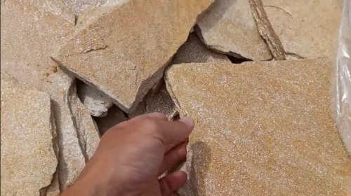 Плитняк златолит жёлтый золотистый для отмостки купить в Барабинске