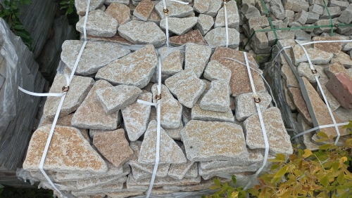 Гранитный плитняк галтованный для парковки купить в Барабинске